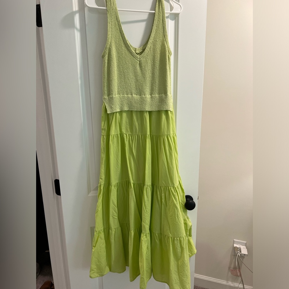 Elan size medium casual maxi dress.